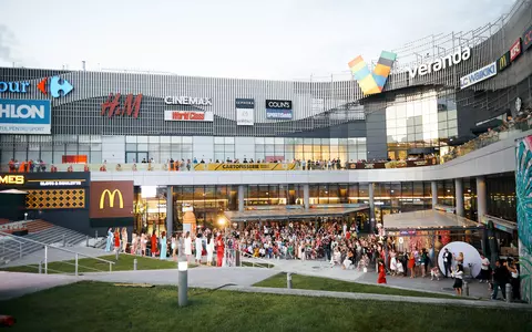 SUMMER FASHION GALA 2023: Evenimentul care a redefinit moda verii într-un show captivant a încheiat cu succes a șaptea ediție
