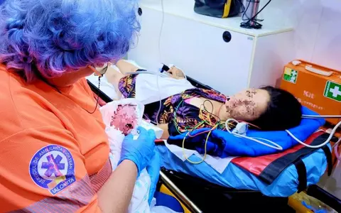 O tânără a născut pe trotuar, la Urziceni, pentru că nu ar fi fost primită în spital: "Săptămâna începe cu o nouă viață!". Explicațiile medicilor