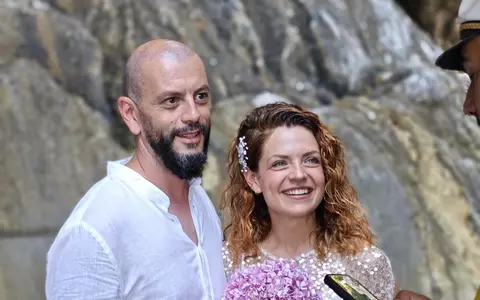 Victoria Răileanu s-a căsătorit cu Adrian Ștefănescu în Grecia, pe o barcă, în mijlocul mării.  Actrița a avut rochie de mireasă cu paiete și buchet de hortensii, iar apoi a sărit în apă
