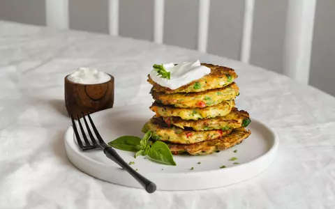 Rețetă de clătite cu carne de curcan și sos pesto