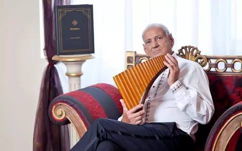 Cum arată Gheorghe Zamfir la 82 de ani. Este căsătorit cu o femeie cu 44 de ani mai tânără: „În viaţă nu contează unde te afli, ci pe cine ai alături”