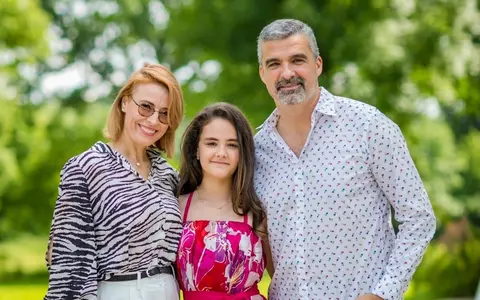 Ce reguli stricte îi impun Aurelian Temișan și Monica Davidescu fiicei lor, la 12 ani: „O pun să se spele, să citească, să își facă temele. Nu are voie să...”