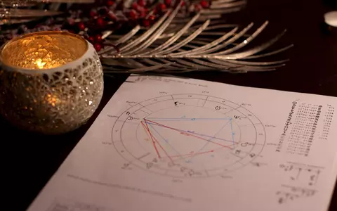 Horoscop 23 august 2023. Provocări profesionale și surprize în viața personală pentru trei zodii