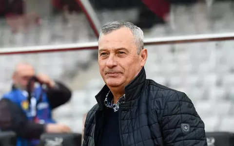 Mircea Rednic a făcut infarct în timpul unui meci și a fost operat de urgență, pe inimă: „Medicii au decis să-i monteze un stent”. Cum se simte antrenorul
