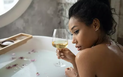 Seri perfecte la tine acasă – cum să te relaxezi în 5 pași simpli
