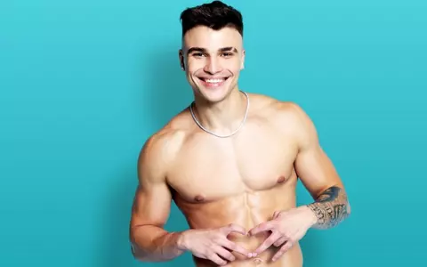 Cine este Denis Iuga de la Love Island 2023. Are 21 de ani și este pasionat de sport
