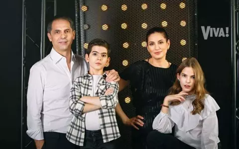 Ce familie frumoasă are Dan Negru! Imagini rare cu prezentatorul TV, soția lui, Codruța, și cei doi copii, în vacanța din Delta Dunării: "Locul perfect înainte de a începe școala și filmările" / EXCLUSIV