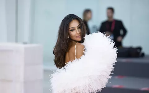 Mădălina Ghenea a făcut furori pe covorul roșu la Festivalul de la Veneția. Mesaj pentru iubitul ei, Grigori Dimitrov: "Zâmbesc pentru că..."