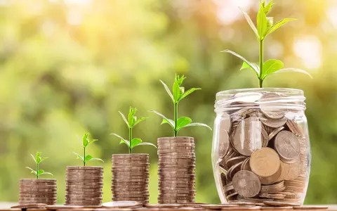 Salariul minim se majorează la 3.300 lei: "O creştere de care vor beneficia 1.867.000 de salariaţi". Când intră în vigoare Hotărârea de Guvern