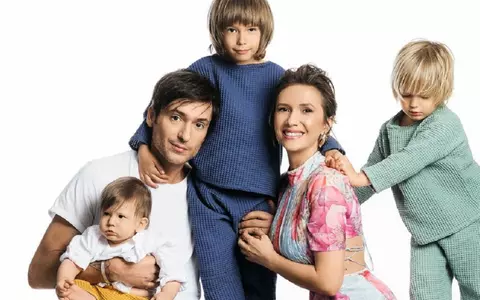 Radu Vâlcan și Adela Popescu își construiesc o casă la Șușani, locul unde prezentatoarea a copilărit: "Va fi cu obloane din lemn, cu piatră...."