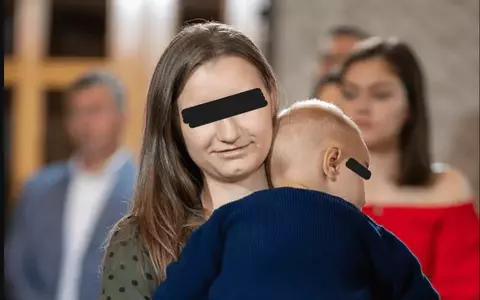 Câți bani a primit din partea statului soțul Alexandrei Ivanov, gravida care a murit în chinuri groaznice la Maternitatea Botoșani. Suma infimă acordată pentru creșterea celor 3 copii rămași orfani de mamă
