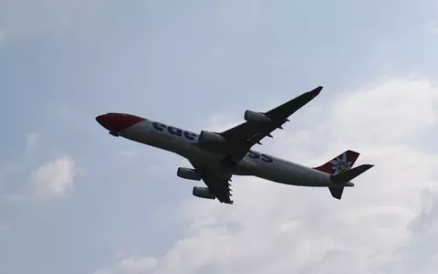 Zborurile lungi și întârzierile: Ghidul definitiv pentru călătorii fără stres