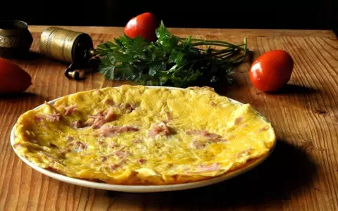 Cum se prepară omleta pufoasă a bunicii. Cel mai gustos mic dejun