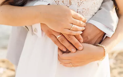 Românii vor primi bani pentru nuntă, chirie și mașină. Toate detaliile despre programul Family Start