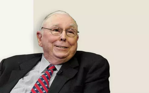 A murit controversatul miliardar Charlie Munger, prietenul şi partenerul de afaceri al lui Warren Buffett. Avea 99 de ani și o avere de  2,7 miliarde de dolari