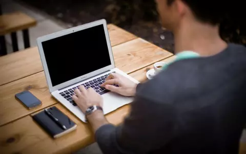 Înregistrarea mărcii în era digitală: Ghid pas cu pas pentru protejarea brandului tău online