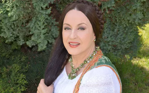 Maria Dragomiroiu, mărturisiri emoționante din perioada copilăriei sale: "Mâncam dude cu porcii. Eram 3 frați și doi părinți care dormeam într-o cameră de 9 metri pătrați"