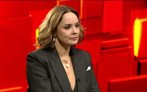 Andreea Marin, primele declarații după ce a ajuns de urgență la spital: "Am dormit lin, pe un pat de spital, în timp ce medicul își făcea bine treaba. Mă remontez când trec prin momente mai neplăcute și..."