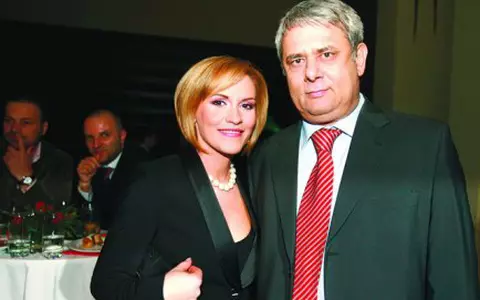 Ce promisiune i-a făcut Gabriela Firea primului soț, Răsvan Firea, înainte ca acesta să moară. De ce i-a păstrat numele: „Pentru Tudor, fiul meu cel mare, băiatul nostru…”