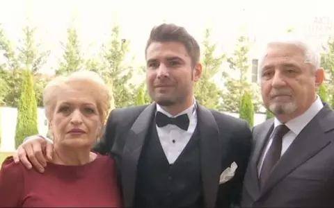 Însurat de 3 ori, Adrian Mutu este mândru de căsnicia de 50 de ani a părinților săi: "Vă admir cum ați păstrat această iubire"