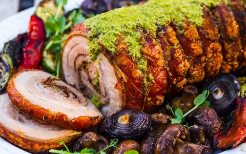 Rețeta italiană Porchetta pentru masa de Crăciun. Un preparat extrem de delicios