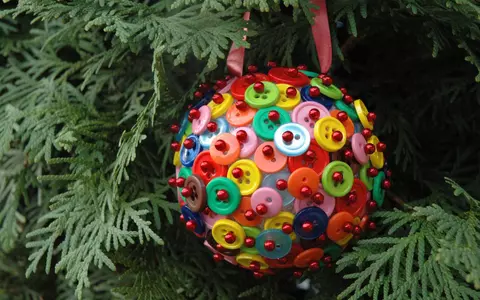 Cum îți faci globuri altfel pentru bradul de Crăciun - idei trăsnite