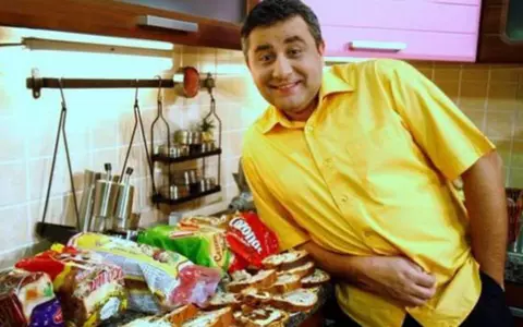Îl mai ții minte pe Gheorg, bucătarul care apărea alături de Teo Trandafir și Mircea Badea? Cum arată și cu ce se ocupă în prezent