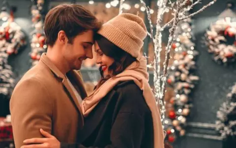 Horoscop 24 decembrie 2023. Vărsătorii își găsesc stabilitatea pe plan sentimental