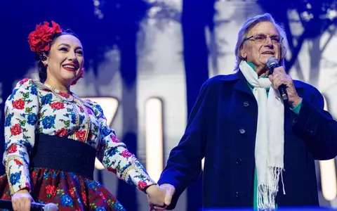 Cum a reacționat Andra când Florin Piersic a urcat pe scenă, în timpul concertului ei de la Cluj: "Nu mai vreau nimic de Crăciun, Cătălin. Mi l-ai adus pe Florin Piersic, nu-mi mai trebuie nimic"