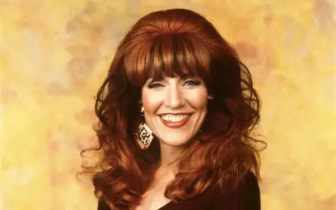 O mai ții minte pe simpatica Peggy Bundy? Uite cum arată Katey Sagal la 70 de ani!