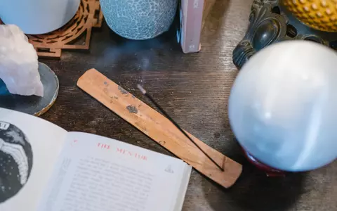Horoscop 12 februarie 2024. Taurii sunt impulsivi și riscă conflicte în familie