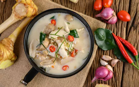 Rețetă de supă thailandeză sau „Tom Kha Gai”