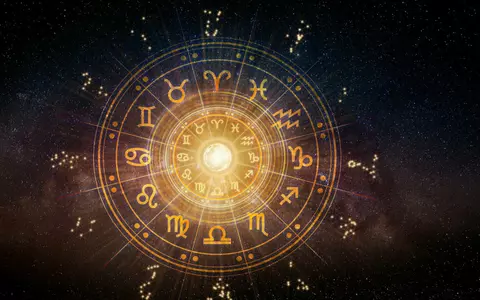 Horoscopul lunii aprilie 2024. Zodiile care au nevoie de schimbări pentru un plus de bani și fericire