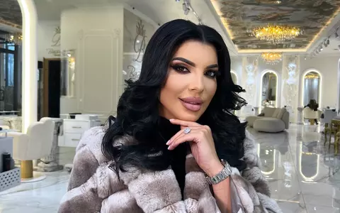 Andreea Tonciu a povestit cum a împins o prietenă de la etaj, în copilărie: „M-am jucat și, fără să vreau, am împins-o. Știi câtă bătaie mi-am luat atunci?”