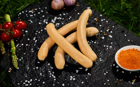 Câtă carne conțin, de fapt, crenvurștii. Fii atent la acest detaliu înainte să îi cumperi