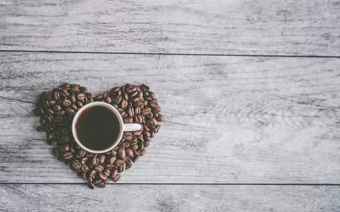 Cum să aduci experienţa de cafenea la tine acasă: 4 reţete de cafea pline de savoare şi uşor de preparat acasă