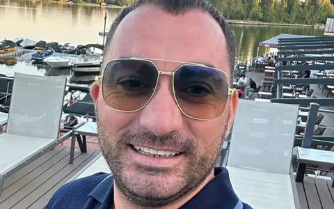 Prima imagine cu Pescobar și fiul său. Cum s-a afișat milionarul în parc, alături de băiețelul lui: „Prima plimbare”