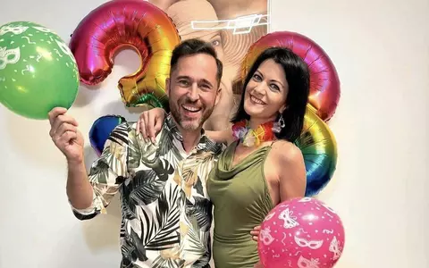 Dinu Maxer a sărbătorit-o acasă pe iubita lui, Magdalena Chihaia, după ce au scăpat de potopul din Dubai: "Petrecere Hawaii de 38 de ani"
