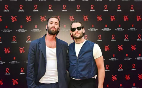 Designerul Jacquemus și soțul său, Marco Maestri, au devenit părinți de gemeni: "Bine ați venit pe pământ, iubirile noastre". Prima fotografie cu Mia și Sun