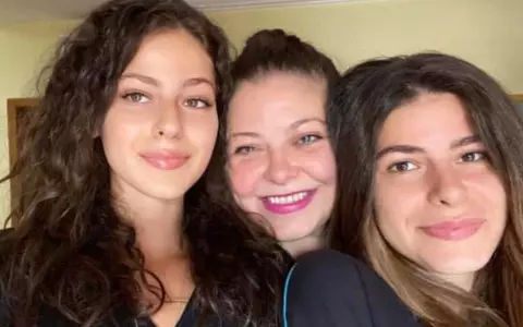 Cum arată și cu se ocupă fiicele Ritei Mureșan. Rebecca s-a mutat în America, iar Gloria în Thailanda