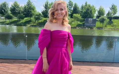 Cum arăta Simona Gherghe în urmă cu 22 de ani, atunci când a debutat la știri, Antena 1. Cine i-a împrumutat un sacou, ca să intre în direct