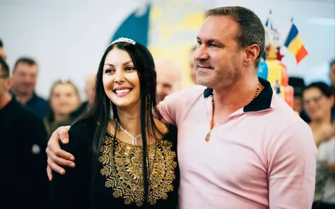 Imagini cu interiorul vilei în care locuiesc Medana și Alin Oprea. Livingul are 100 de metri pătrați și este decorat în stil regal: "Am reușit să îmi creez propriul paradis..."