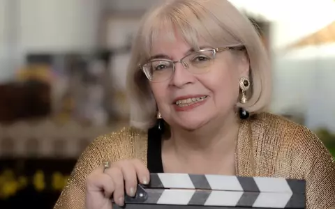 Modul neașteptat prin care Irina Margareta Nistor a ajuns să aibă o colecție uriașă de cărți: „Îi șantajam pe ai mei. Am o bibliotecă de copii, de cinema, una cu albume de artă, alta cu...”