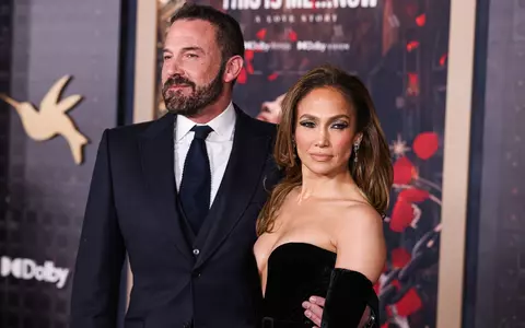 Ce a răspuns Jennifer Lopez când a fost întrebată, de un reporter, dacă divorțează de Ben Affleck. Un coleg al artistei a intervenit imediat