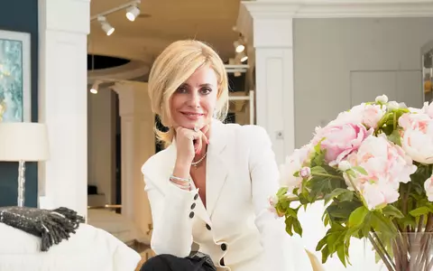 Ce a donat Diana Șucu unei biserici din Ștefăneștii de Jos, după ce a primit un mesaj emoționant: ”Mobilierul bucătăriei era foarte vechi, insuficient și, pe alocuri, avariat de trecerea timpului, iar aragazul și frigiderul abia mai erau funcționale...” / EXCLUSIV