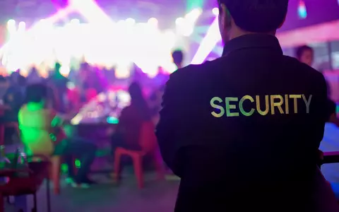 Cum alegi o firmă de pază pentru securitatea unui eveniment în aer liber?