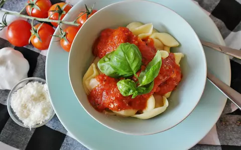 Rețetă de tortellini cu roșii. Un preparat de vară, plin de arome și ușor de făcut