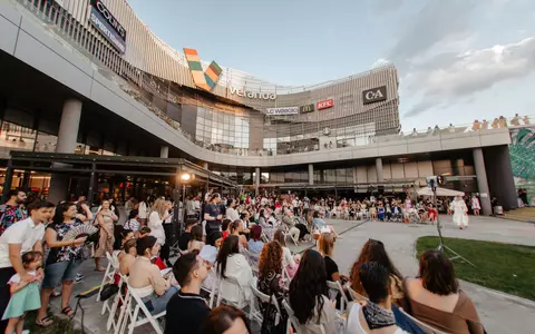 SUMMER FASHION GALA 2024, evenimentul de referință din moda românească, a încheiat cu succes a opta ediție. Un spectacol de culoare a acaparat Capitala la începutul verii