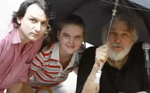Mesajul pe care poetul Adrian Păunescu și l-a dorit pe cruce. Familia i-a respectat dorința: „E nedrept să nu se pună toate faptele bune"
