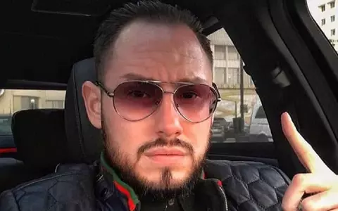 Ce au descoperit polițiștii în casa influencerului Andrei Versace, în care a fost găsit mort. Principala ipoteză luată în calcul de procurori și ultimul mesaj postat de bărbat: „Tu ai impresia că îți merge cu mine?”